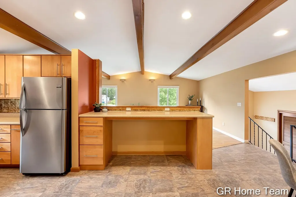 895 Bellewood Drive SE Kentwood City MI 49508