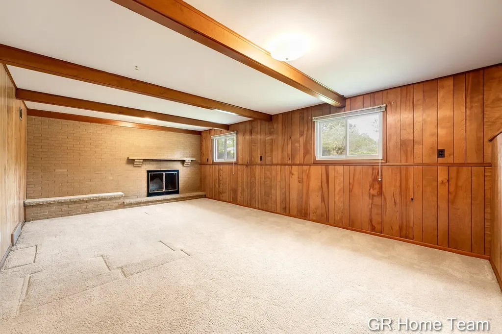 895 Bellewood Drive SE Kentwood City MI 49508