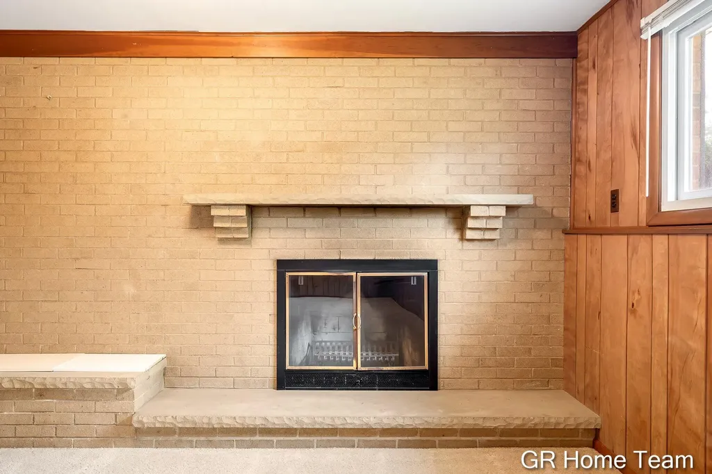 895 Bellewood Drive SE Kentwood City MI 49508