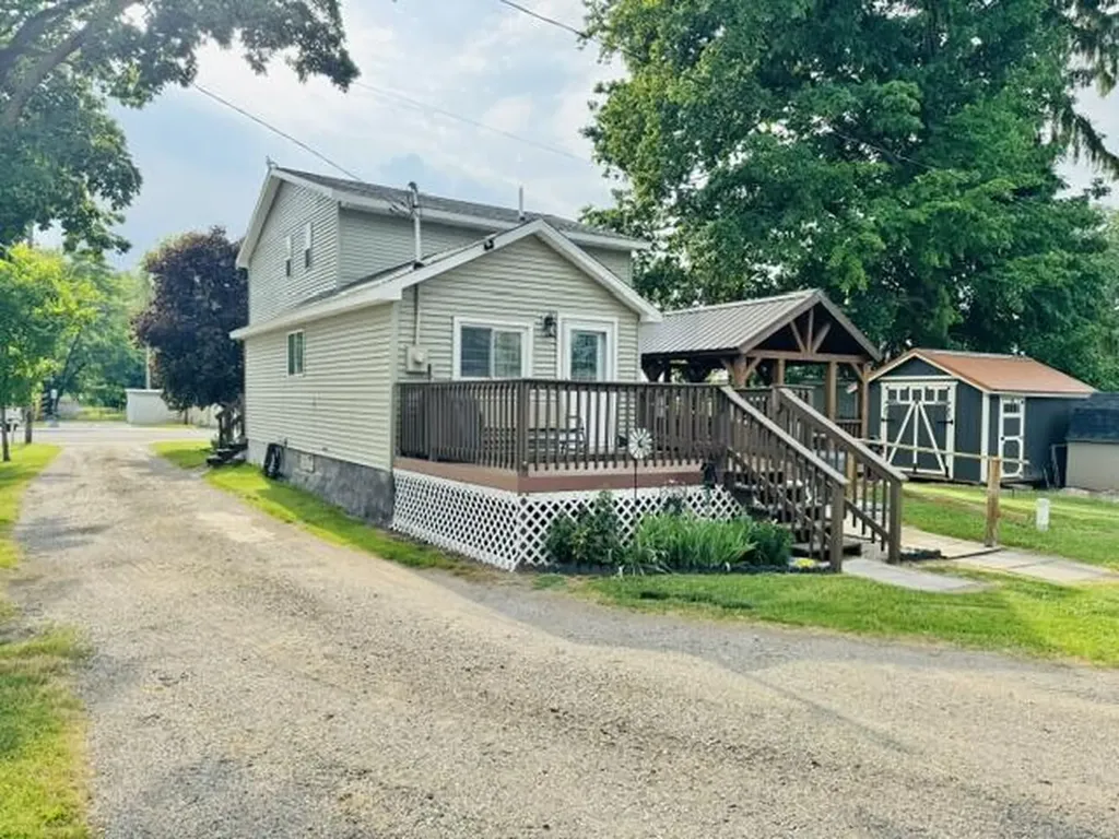 152 N Main Street Castleton Township MI 48897