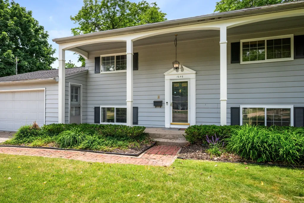 1646 Rose Parkway SE Grand Rapids City MI 49506