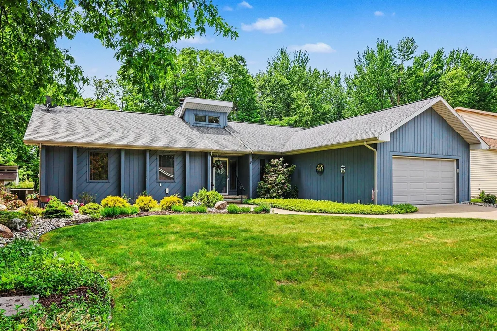 5649 Woodstock Drive Delta Charter Township MI 48917