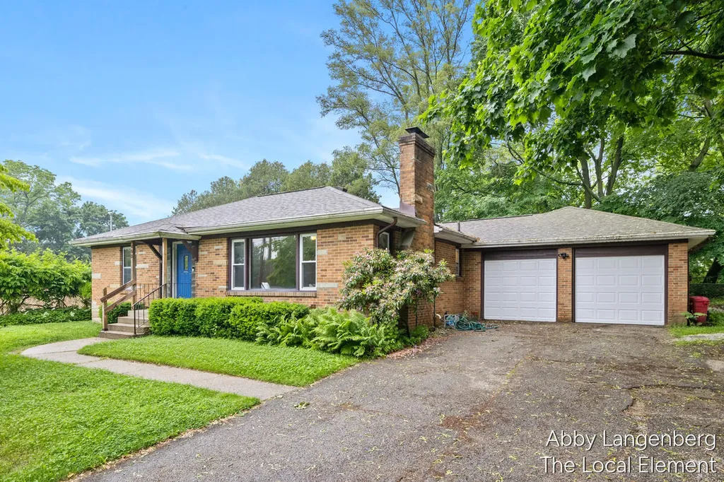 450 Newberg Avenue NW Grand Rapids City MI 49504