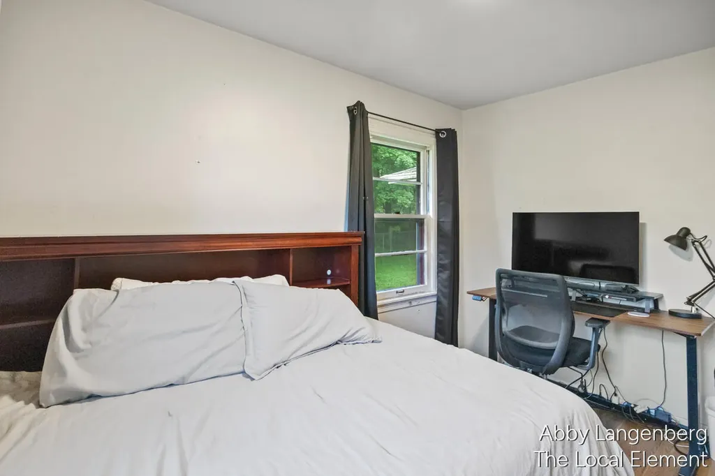 450 Newberg Avenue NW Grand Rapids City MI 49504