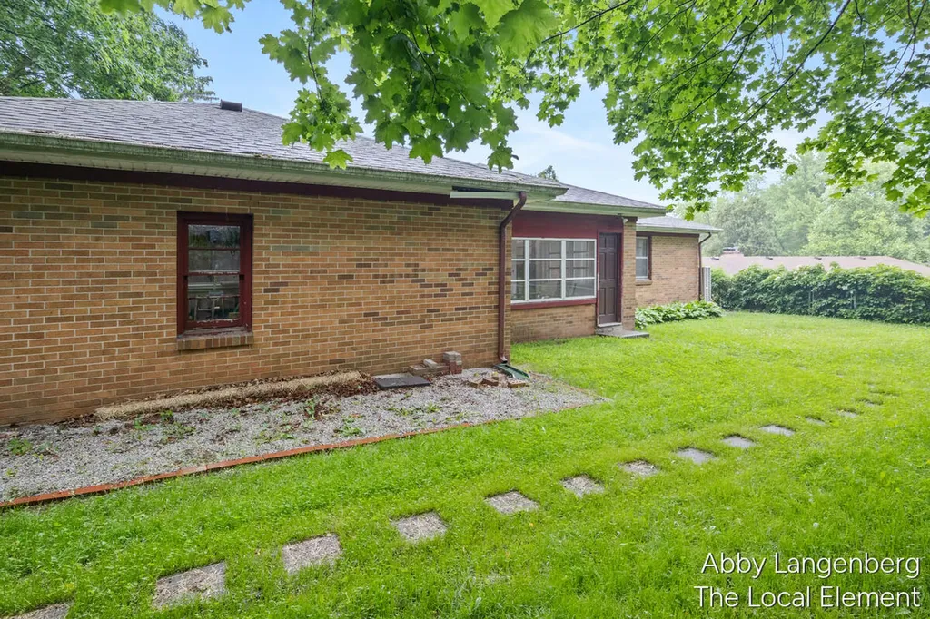 450 Newberg Avenue NW Grand Rapids City MI 49504