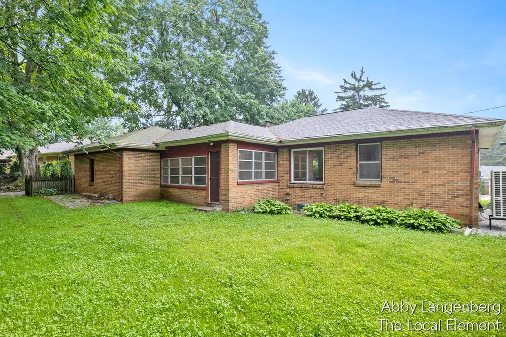 450 Newberg Avenue NW Grand Rapids City MI 49504