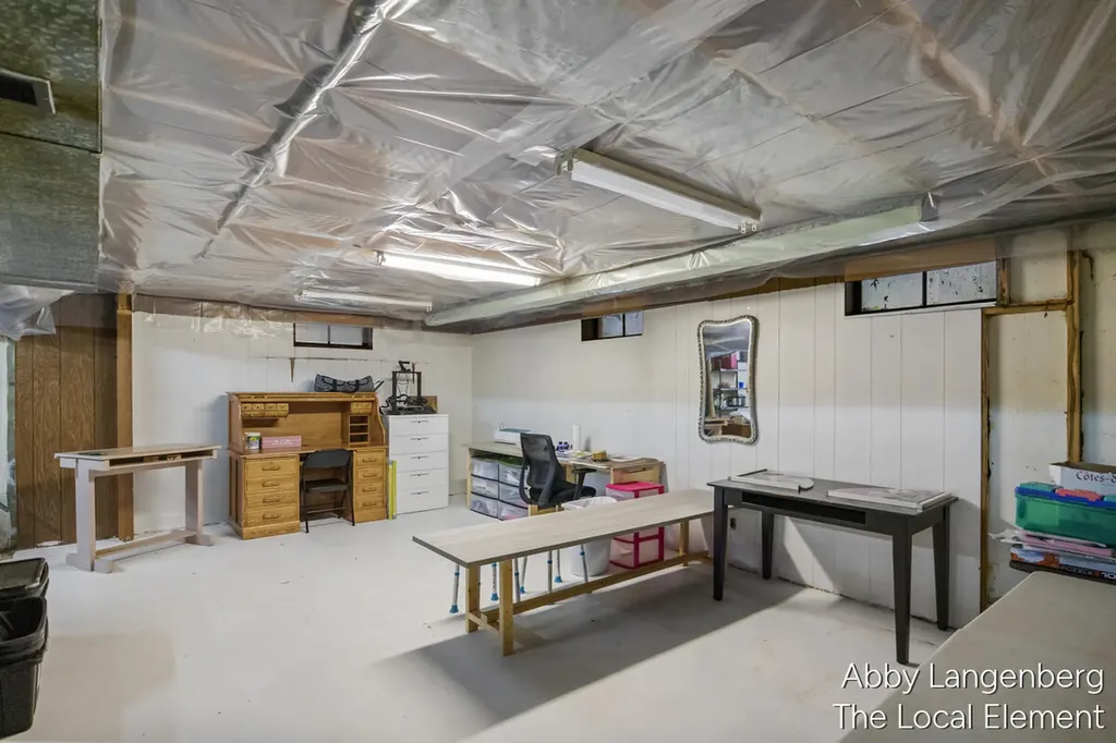 450 Newberg Avenue NW Grand Rapids City MI 49504