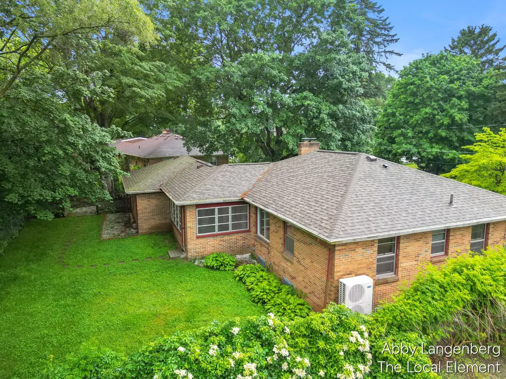 450 Newberg Avenue NW Grand Rapids City MI 49504