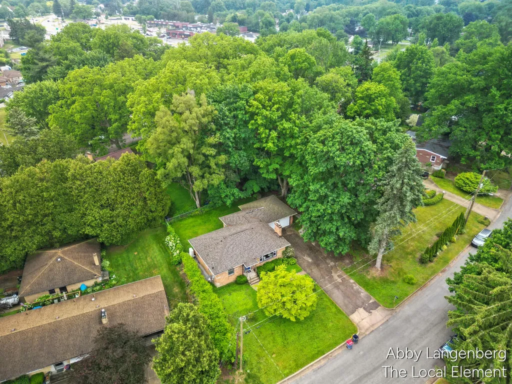 450 Newberg Avenue NW Grand Rapids City MI 49504