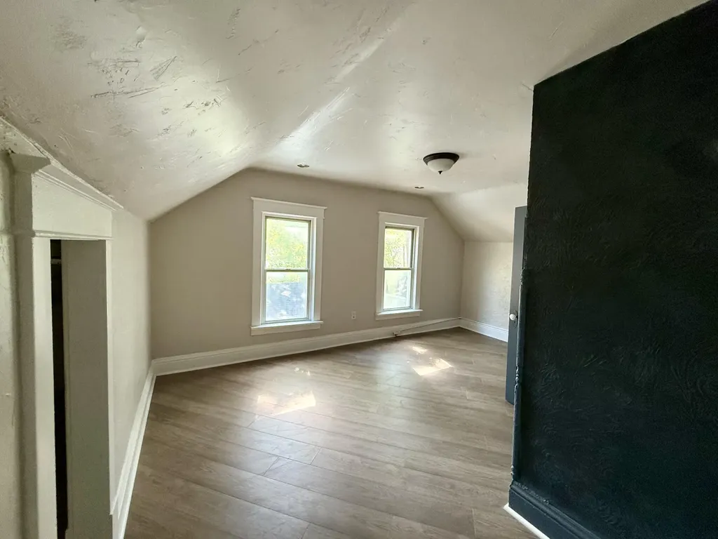 1872 Commerce Street Muskegon City MI 49441