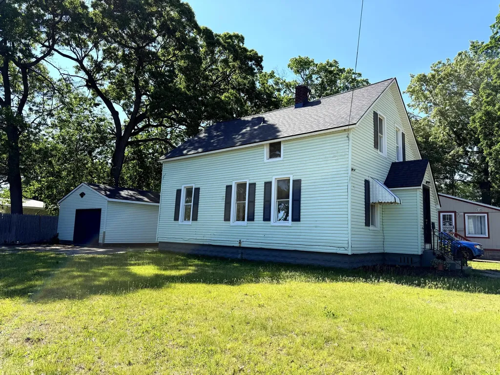 1872 Commerce Street Muskegon City MI 49441
