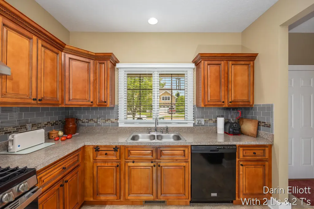 1015 Grosvenor Drive Greenville City MI 48838