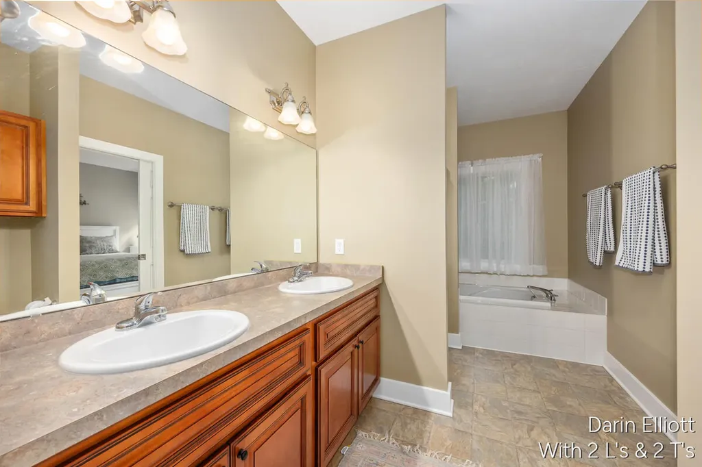 1015 Grosvenor Drive Greenville City MI 48838