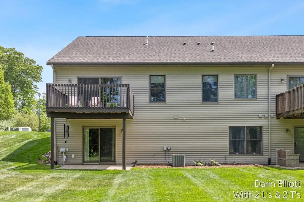 1015 Grosvenor Drive Greenville City MI 48838