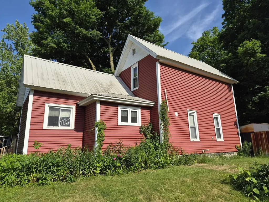 329 Beech Street Freeport Village MI 49325