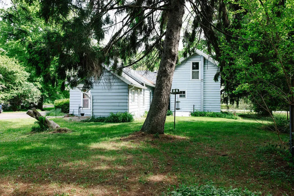 421 Kinsey Avenue SE Caledonia Village MI 49316