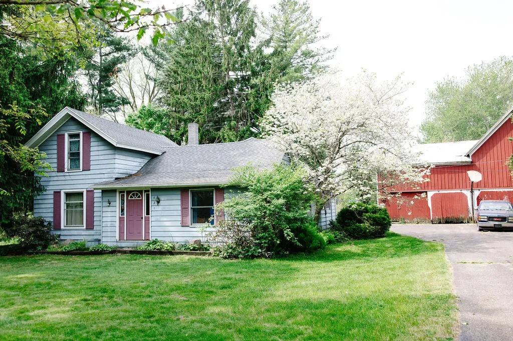421 Kinsey Avenue SE Caledonia Village MI 49316