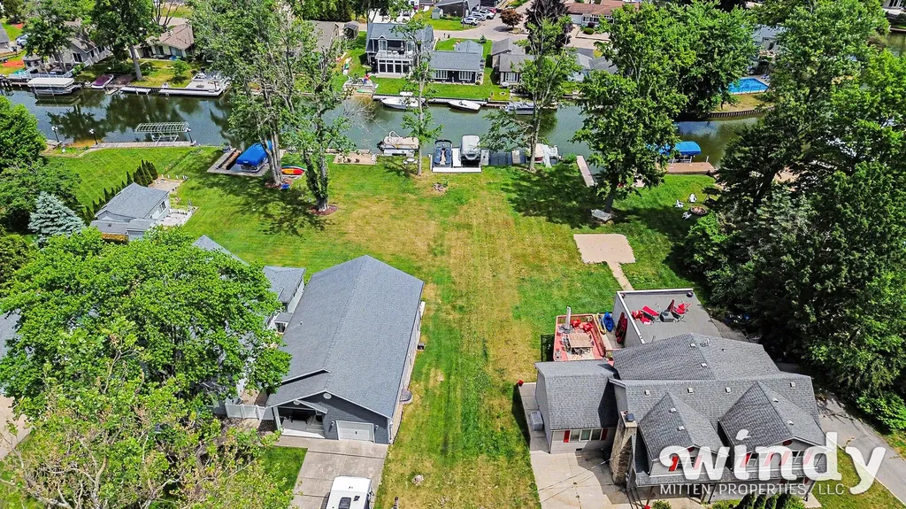 4936 Shoreview Drive Coloma Charter Township MI 49038