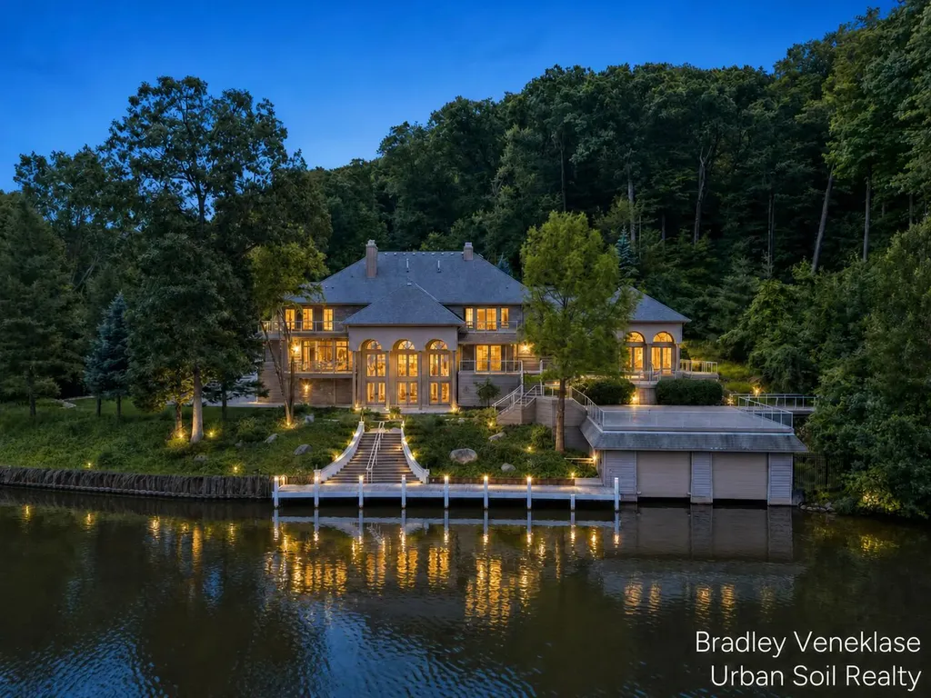 7635 Sandy Hollow Drive SE Cascade Charter Township MI 49302