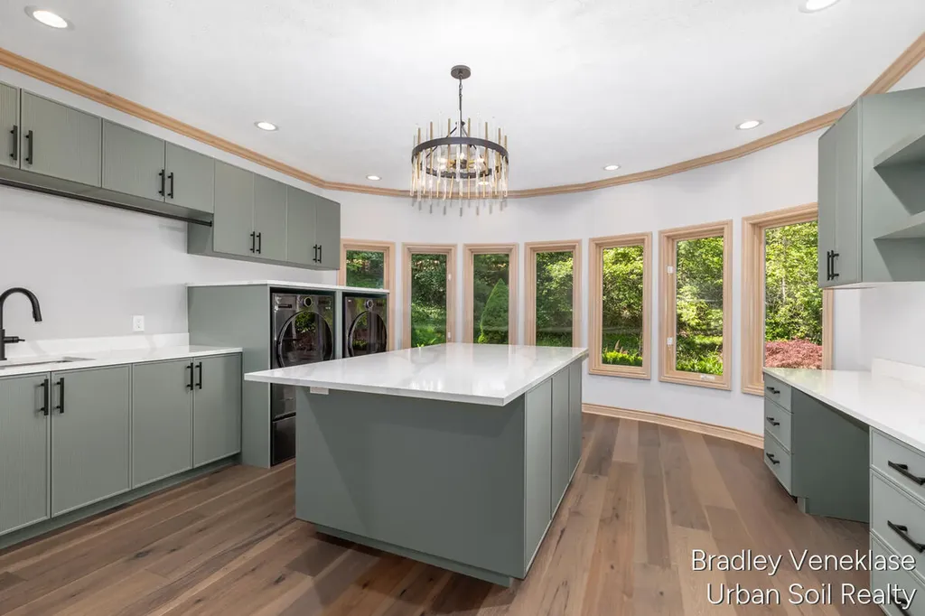 7635 Sandy Hollow Lane SE Cascade Charter Township MI 49302