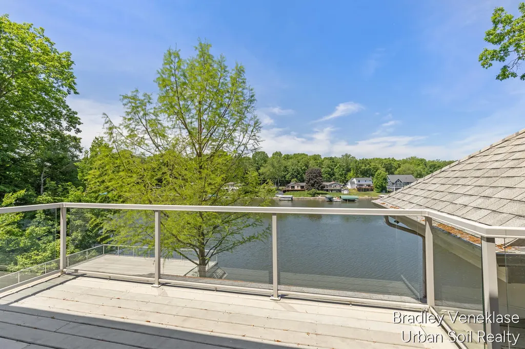7635 Sandy Hollow Lane SE Cascade Charter Township MI 49302