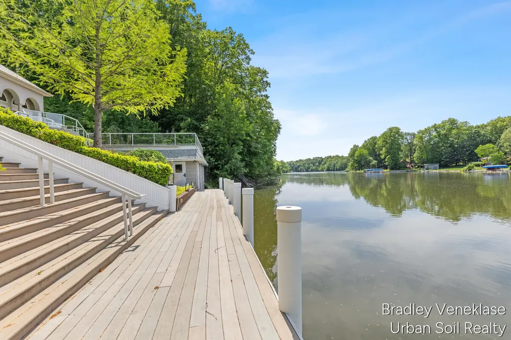 7635 Sandy Hollow Lane SE Cascade Charter Township MI 49302