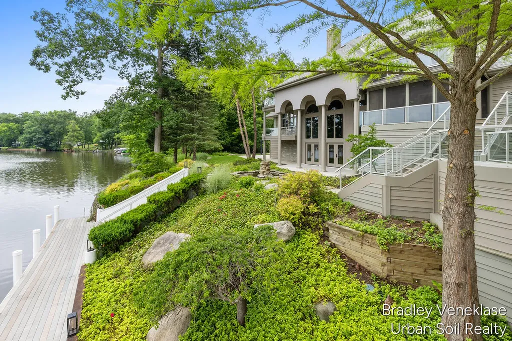 7635 Sandy Hollow Drive SE Cascade Charter Township MI 49302