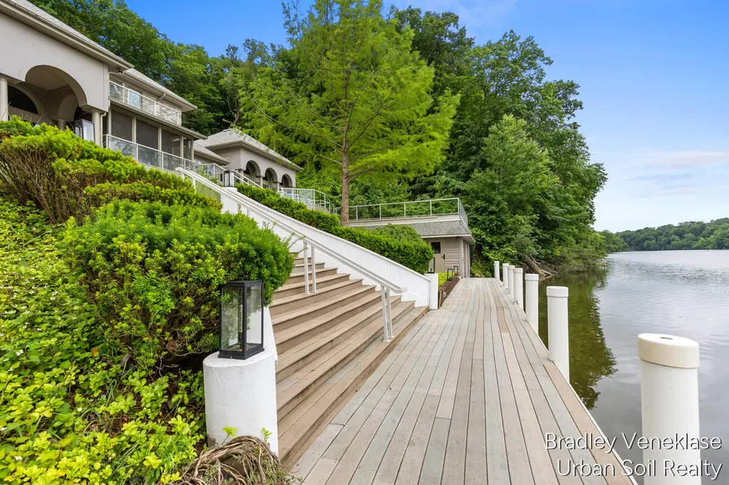 7635 Sandy Hollow Drive SE Cascade Charter Township MI 49302