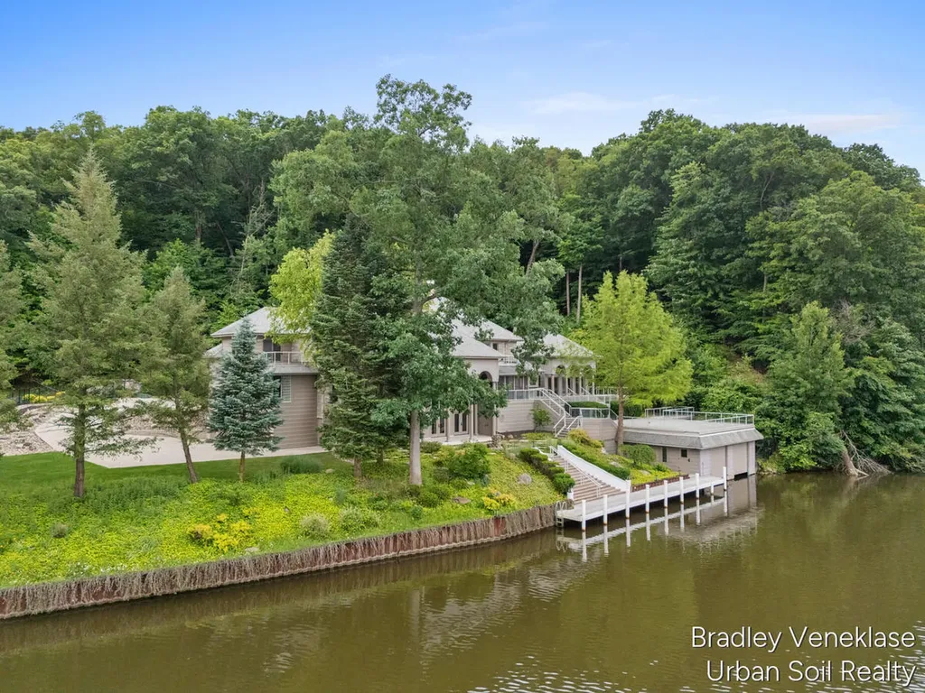 7635 Sandy Hollow Drive SE Cascade Charter Township MI 49302