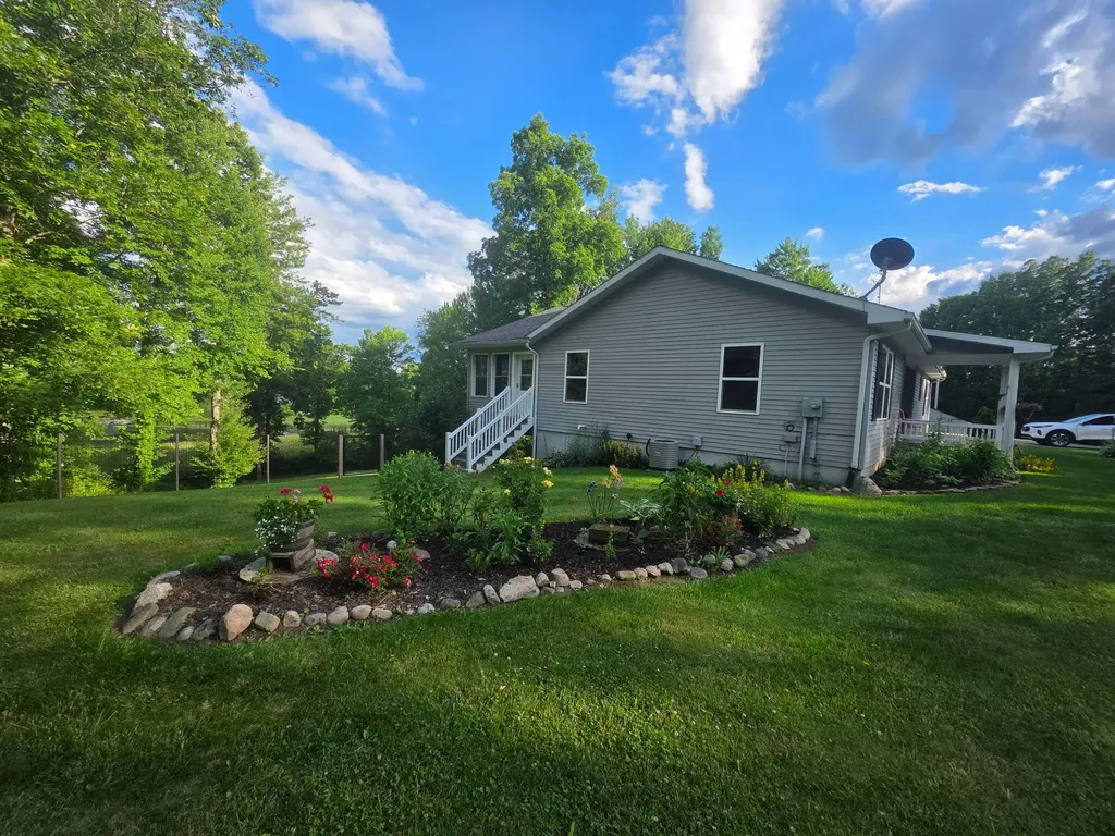 6670 Tower Lake Road NE Grattan Township MI 48809