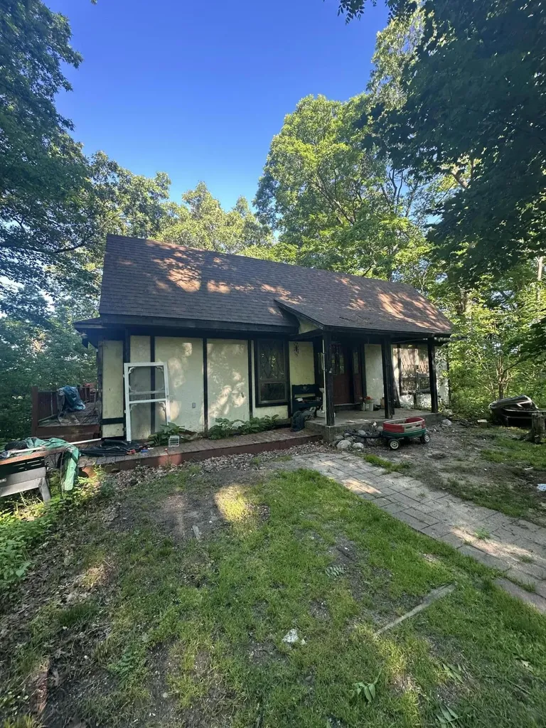 141 Irving Road Middleville Village MI 49333