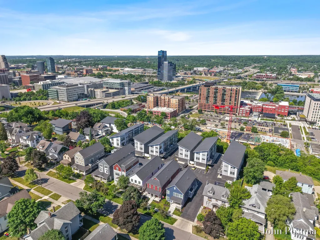 621 Fairview Avenue NE Grand Rapids City MI 49503