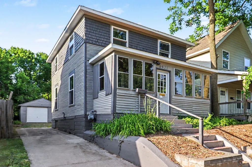 1021 Sherman Street SE Grand Rapids City MI 49506