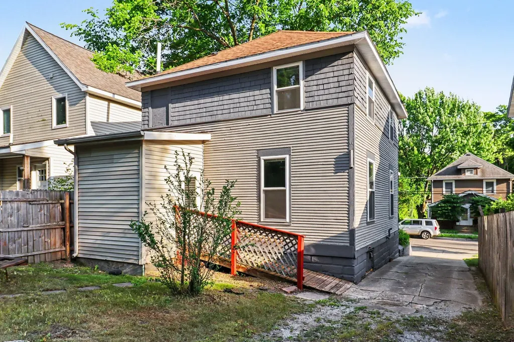 1021 Sherman Street SE Grand Rapids City MI 49506