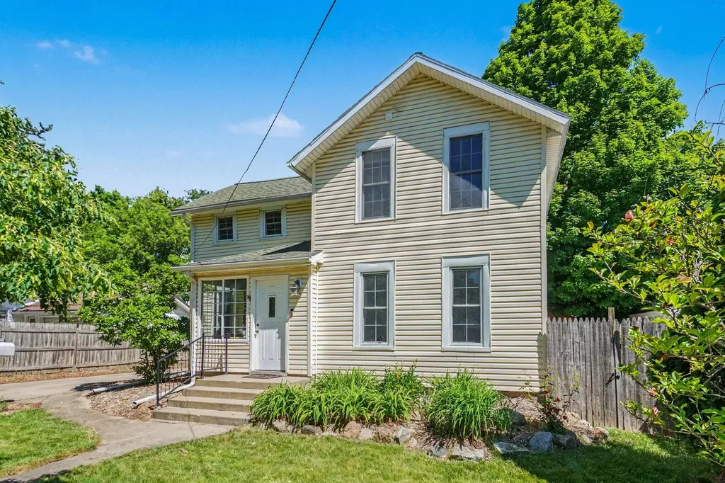 425 E Walnut Street Hastings City MI 49058