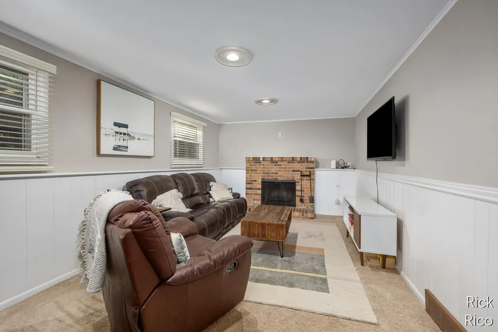 1609 Oxford Drive SE East Grand Rapids City MI 49506