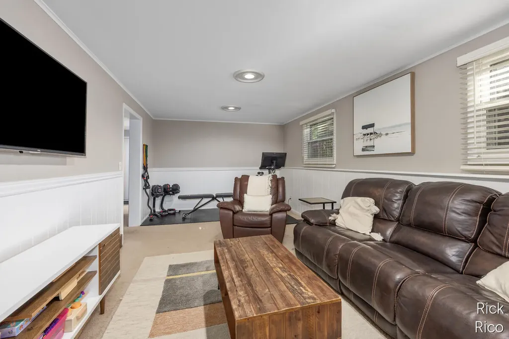 1609 Oxford Drive SE East Grand Rapids City MI 49506