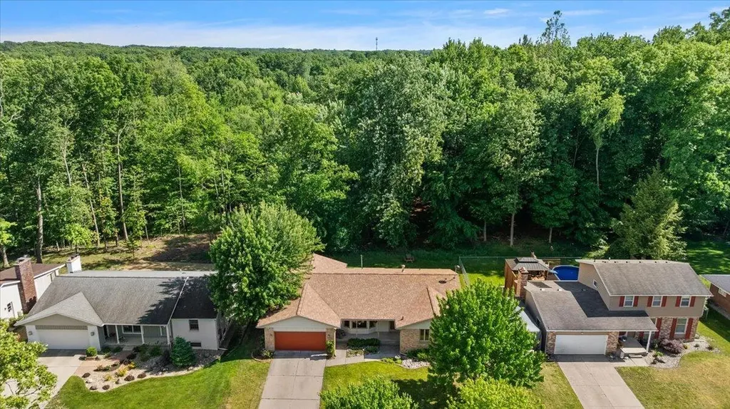 2840 Timberlane SW Grandville City MI 49418