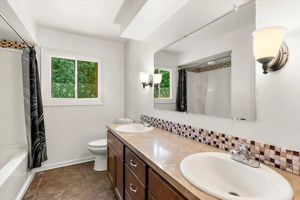2840 Timberlane SW Grandville City MI 49418