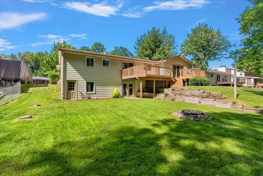 2840 Timberlane SW Grandville City MI 49418