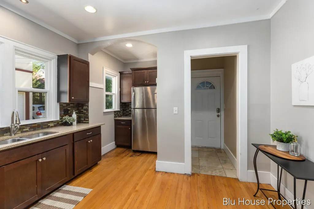 616 Giddings Avenue SE Grand Rapids City MI 49506