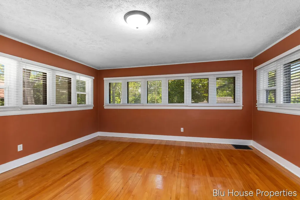 616 Giddings Avenue SE Grand Rapids City MI 49506