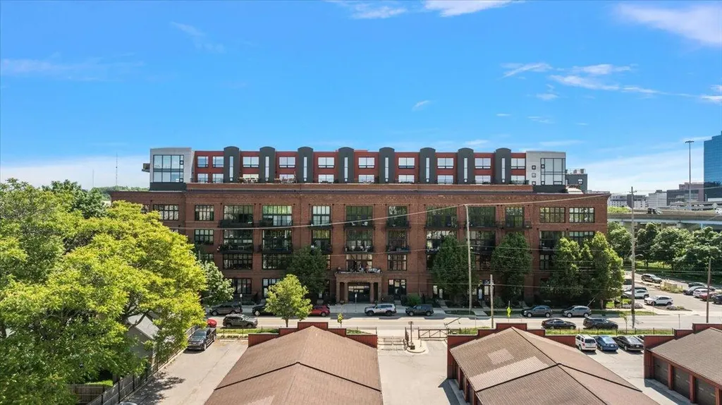 600 Broadway Avenue NW Grand Rapids City MI 49504