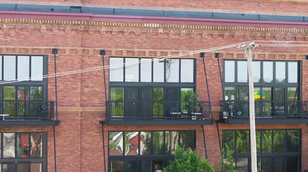 600 Broadway Avenue NW Grand Rapids City MI 49504