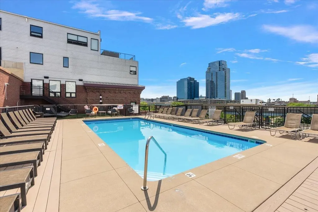 600 Broadway Avenue NW Grand Rapids City MI 49504