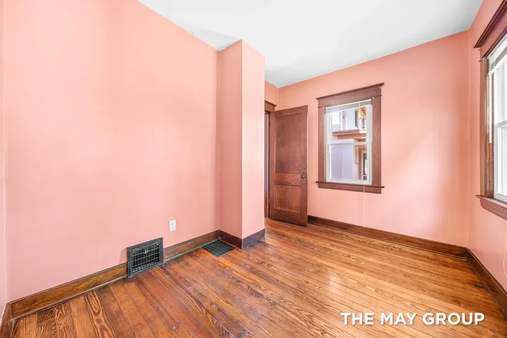 733 Lockwood Street NE Grand Rapids City MI 49503