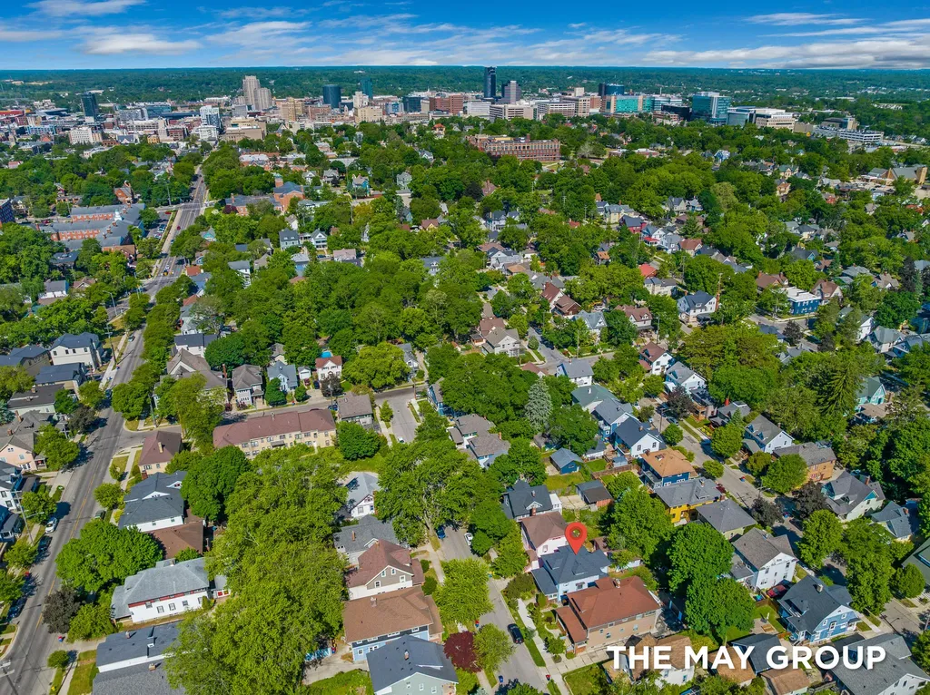 733 Lockwood Street NE Grand Rapids City MI 49503