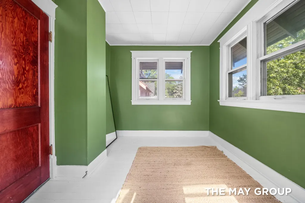 733 Lockwood Street NE Grand Rapids City MI 49503