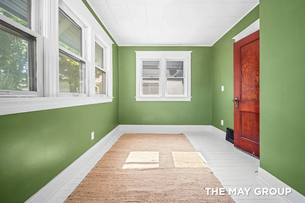 733 Lockwood Street NE Grand Rapids City MI 49503