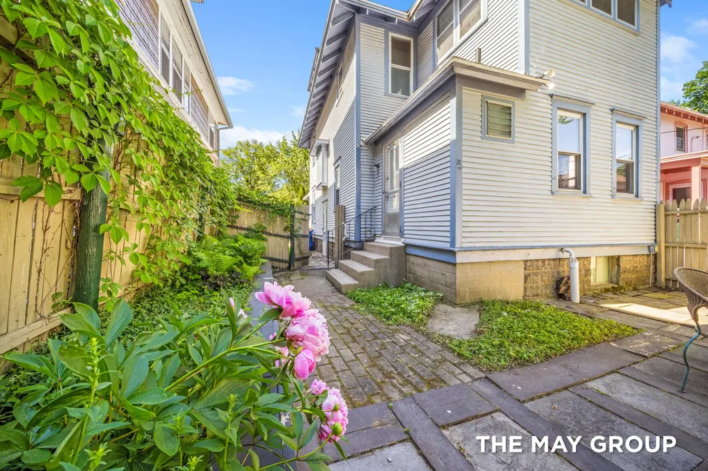 733 Lockwood Street NE Grand Rapids City MI 49503